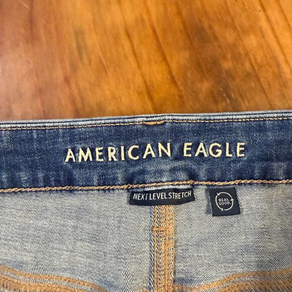 American Eagle Outfitters Curvy High-Rise Skinny Kick Jeans - Picture 4 of 8